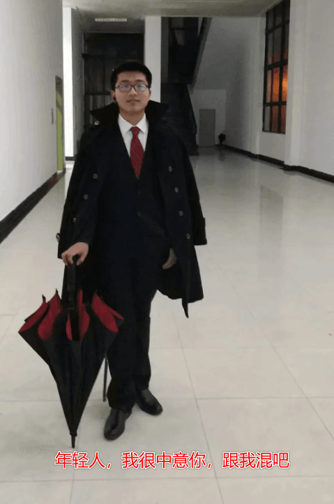 大二当完主持人突发奇想,年轻人,我很中意你,跟我混吧